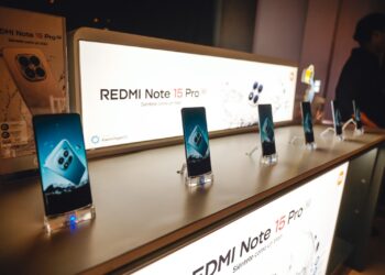 𝑿𝒊𝒂𝒐𝒎𝒊 𝒑𝒓𝒆𝒔𝒆𝒏𝒕𝒂 𝒆𝒏 𝑩𝒐𝒍𝒊𝒗𝒊𝒂 𝒍𝒂 𝒔𝒆𝒓𝒊𝒆 𝑹𝑬𝑫𝑴𝑰 𝑵𝒐𝒕𝒆 15 𝒚 𝒆𝒍𝒆𝒗𝒂 𝒍𝒂 𝒆𝒙𝒑𝒆𝒓𝒊𝒆𝒏𝒄𝒊𝒂 𝒎ó𝒗𝒊𝒍