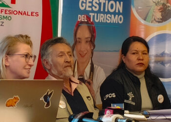 “𝐄𝐥 𝐠𝐢𝐠𝐚𝐧𝐭𝐞 𝐝𝐨𝐫𝐦𝐢𝐝𝐨”: 𝐭𝐮𝐫𝐢𝐬𝐦𝐨 𝐩𝐚𝐜𝐞ñ𝐨 𝐚𝐩𝐮𝐧𝐭𝐚 𝐚 𝟏𝟎𝟎 𝐦𝐢𝐥 𝐞𝐦𝐩𝐥𝐞𝐨𝐬 𝐚𝐥 𝟐𝟎𝟑𝟎