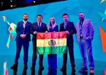 𝐁𝐨𝐥𝐢𝐯𝐢𝐚 𝐥𝐨𝐠𝐫𝐚 𝐫𝐞𝐬𝐮𝐥𝐭𝐚𝐝𝐨𝐬 𝐞𝐬𝐭𝐫𝐚𝐭é𝐠𝐢𝐜𝐨𝐬 𝐞𝐧 𝐞𝐥 𝐅𝐨𝐫𝐨 𝐄𝐜𝐨𝐧ó𝐦𝐢𝐜𝐨 𝐝𝐞 𝐥𝐚 𝐂𝐀𝐅 𝟐𝟎𝟐𝟔 𝐞𝐧 𝐏𝐚𝐧𝐚𝐦á