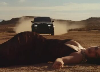 𝙍𝙤𝙨𝙖𝙡í𝙖 𝙚𝙨𝙩𝙧𝙚𝙣𝙖 𝙚𝙡 𝙫𝙞𝙙𝙚𝙤𝙘𝙡𝙞𝙥 𝙙𝙚 “𝙎𝙖𝙪𝙫𝙞𝙜𝙣𝙤𝙣 𝘽𝙡𝙖𝙣𝙘”, 𝙩𝙚𝙢𝙖 𝙙𝙚 𝙨𝙪 á𝙡𝙗𝙪𝙢 𝙇𝙪𝙭