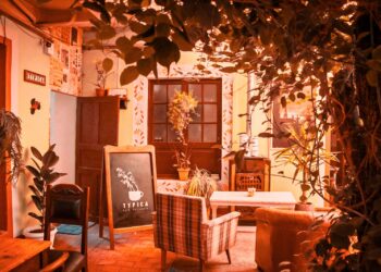 𝗧𝘆𝗽𝗶𝗰𝗮 𝗶𝗻𝗴𝗿𝗲𝘀𝗮 𝗮𝗹 𝘁𝗼𝗽 100 𝗺𝘂𝗻𝗱𝗶𝗮𝗹 𝗱𝗲 𝗰𝗮𝗳𝗲𝘁𝗲𝗿í𝗮𝘀 𝘆 𝗱𝗲𝘀𝘁𝗮𝗰𝗮 𝗲𝗹 𝗰𝗮𝗳é 𝗯𝗼𝗹𝗶𝘃𝗶𝗮𝗻𝗼