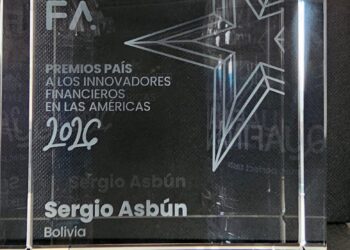 𝗜𝗻𝗻𝗼𝘃𝗮𝗰𝗶ó𝗻 𝗯𝗼𝗹𝗶𝘃𝗶𝗮𝗻𝗮 𝗱𝗲𝘀𝘁𝗮𝗰𝗮 𝗲𝗻 𝗠𝗶𝗮𝗺𝗶: 𝗕𝗮𝗻𝗰𝗼 𝗘𝗰𝗼𝗻ó𝗺𝗶𝗰𝗼 𝗲𝘀 𝗽𝗿𝗲𝗺𝗶𝗮𝗱𝗼 𝗽𝗼𝗿 𝘀𝘂 𝘀𝗼𝗹𝘂𝗰𝗶ó𝗻 𝗤𝗥 𝗖𝗿é𝗱𝗶𝘁𝗼