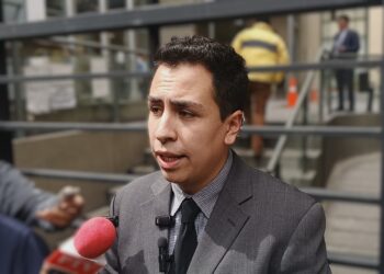 𝗘𝗺𝗽𝗿𝗲𝘀𝗮𝗿𝗶𝗼 𝗖𝗵𝗿𝗶𝘀𝘁𝗼𝗽𝗵 𝗛𝗲𝗻𝗻𝗶𝗻𝗴𝘀𝗲𝗻 𝗶𝗻𝗶𝗰𝗶𝗮 𝗽𝗿𝗼𝗰𝗲𝘀𝗼 𝗹𝗲𝗴𝗮𝗹 𝗽𝗼𝗿 𝗽𝗿𝗲𝘀𝘂𝗻𝘁𝗮𝘀 𝗶𝗻𝗷𝘂𝗿𝗶𝗮𝘀 𝗱𝗶𝗳𝘂𝗻𝗱𝗶𝗱𝗮𝘀 𝗲𝗻 𝗧𝗶𝗸𝗧𝗼𝗸