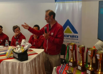 “𝐏𝐨𝐧𝐜𝐡𝐨𝐬 𝐑𝐨𝐣𝐨𝐬 – 𝐋𝐚 𝐑𝐮𝐭𝐚 𝐝𝐞𝐥 𝐋𝐚𝐠𝐨 𝟐𝟎𝟐𝟔” 𝐜𝐨𝐧𝐯𝐨𝐜𝐚 𝐚 𝐜𝐢𝐜𝐥𝐢𝐬𝐭𝐚𝐬 𝐧𝐚𝐜𝐢𝐨𝐧𝐚𝐥𝐞𝐬 𝐞 𝐢𝐧𝐭𝐞𝐫𝐧𝐚𝐜𝐢𝐨𝐧𝐚𝐥𝐞𝐬