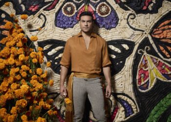 “ᴠɪᴅᴀ ᴍÉxɪᴄᴏ”: ᴇʟ ɴᴜᴇᴠᴏ ᴅɪꜱᴄᴏ ᴅᴇ ᴄᴀʀʟᴏꜱ ʀɪᴠᴇʀᴀ ᴄᴇʟᴇʙʀᴀ ʟᴀꜱ ʀᴀÍᴄᴇꜱ ʏ ᴛʀᴀᴅɪᴄɪᴏɴᴇꜱ ᴍᴜꜱɪᴄᴀʟᴇꜱ ᴍᴇxɪᴄᴀɴᴀꜱ