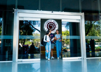 𝑨𝒍𝒊𝒂𝒏𝒛𝒂 𝒆𝒏𝒕𝒓𝒆 𝑬𝑵𝑻𝑬𝑳 𝒚 𝑼𝒏𝒊𝒗𝒂𝒍𝒍𝒆 𝒄𝒐𝒏𝒆𝒄𝒕𝒂 𝒂 𝒋𝒐𝒗𝒆𝒏𝒆𝒔 𝒄𝒐𝒏 𝒕𝒆𝒄𝒏𝒐𝒍𝒐𝒈𝒊𝒂 𝒚 𝒆𝒙𝒑𝒆𝒓𝒊𝒆𝒏𝒄𝒊𝒂 𝒆𝒏 𝒕𝒆𝒍𝒆𝒄𝒐𝒎𝒖𝒏𝒊𝒄𝒂𝒄𝒊𝒐𝒏𝒆𝒔